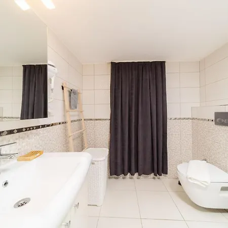 Missafir Lovely Flat Near Hadrian's Gate Apartment Antalya